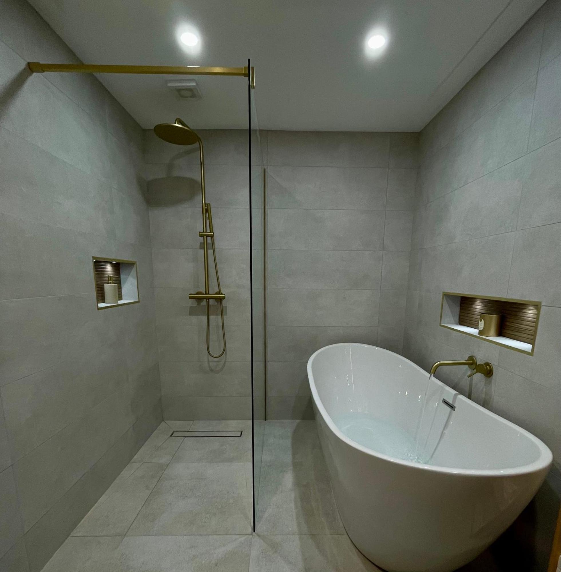 The Meadows Hideaway Apartment Doolin Bagian luar foto